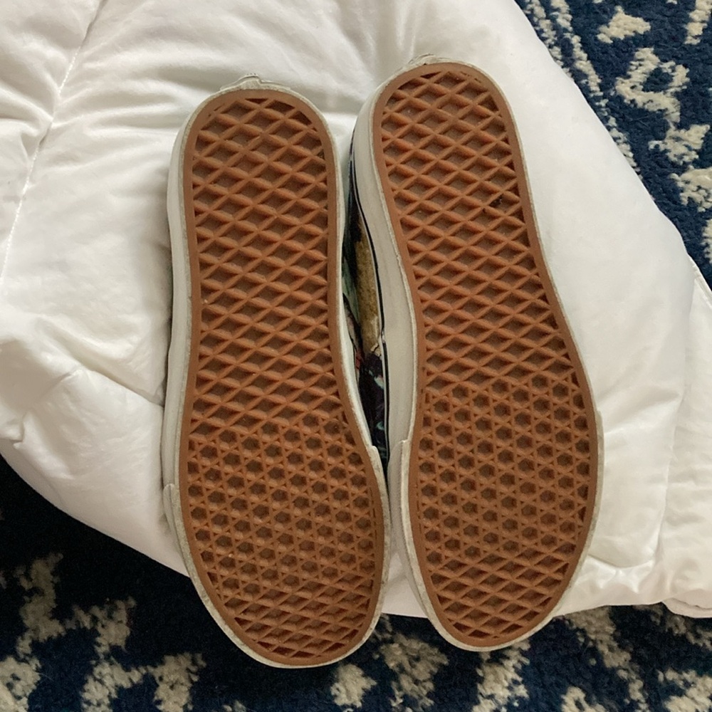 Vans - Picture 3 of 8